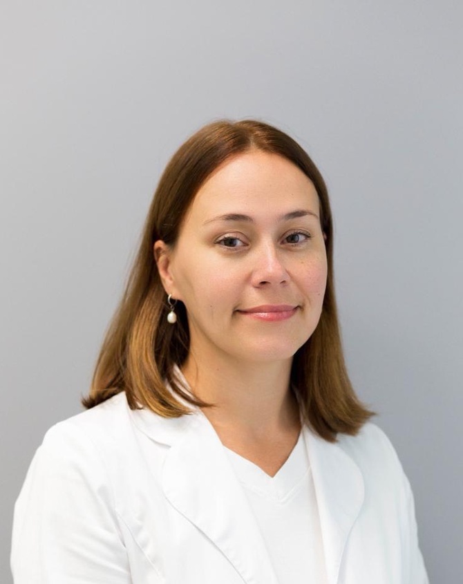 Высшая квалификационная категория
Кандидат медици